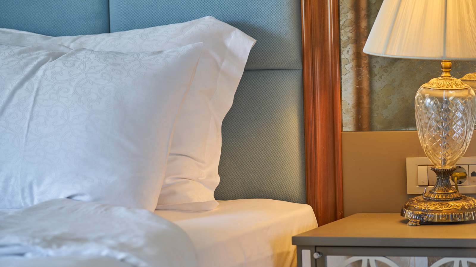 Featured image for Percale or Sateen: The Weave Decides