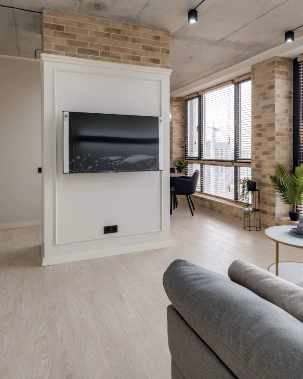 Featured image for The Best Smart Blinds for 2025: Transform Your Home with Effortless Light Control and Efficiency